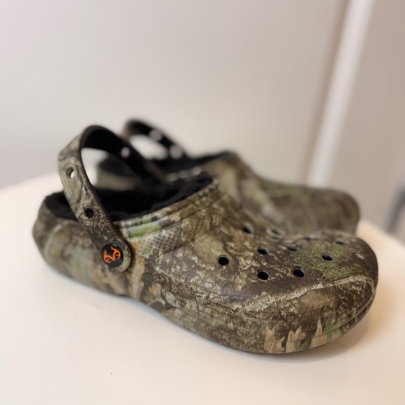 Crocs Kids’ Realtree APX® Lined Classic Clog Sandals | J4 | Multi | NO BOX - Picture 7 of 13